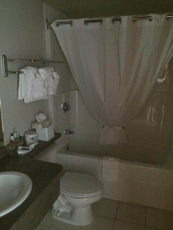 Foxwood Inn And Suites Fox Creek Quarto foto