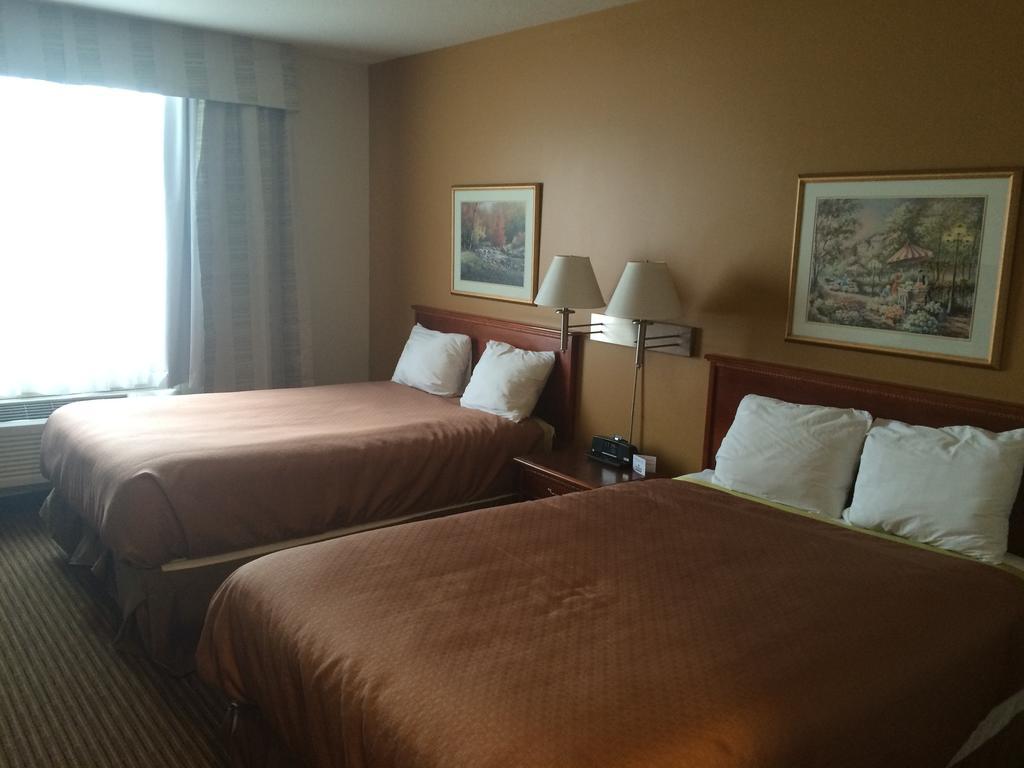 Foxwood Inn And Suites Fox Creek Quarto foto
